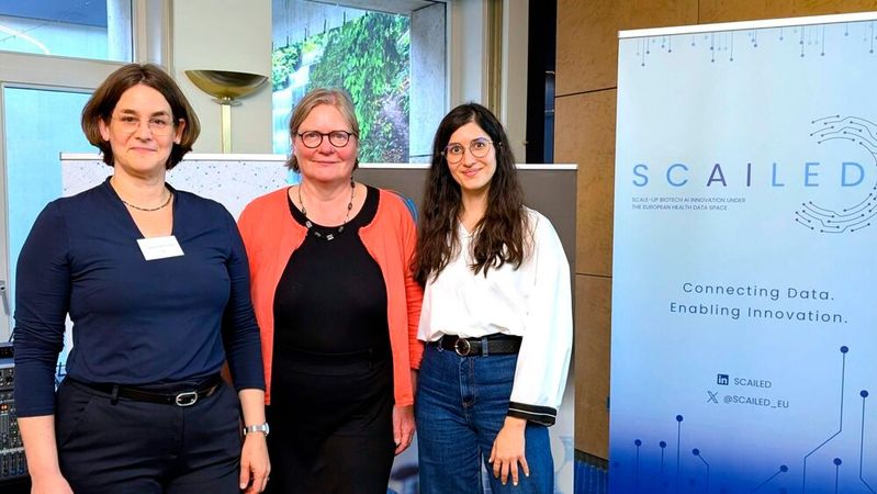 Dr. Stefanie Märschenz, Irene Schlünder und Aleksandra Naydenova von der TMF – Technologie- und Methodenplattform für die vernetzte medizinische Forschung (v. l. n. r.).(Bild:  © TMF e.V.)