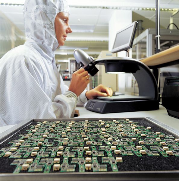 Bild 2: Bei der Produktion der Sensoren setzt Grundfos auf Six-Sigma-Standards. (Bild: Grundfos)