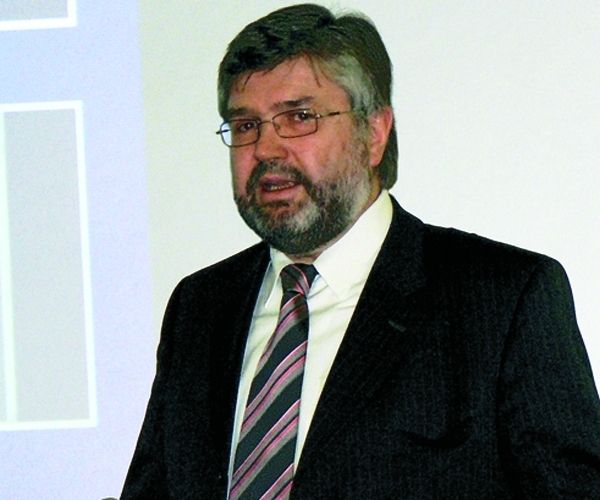 Anton Hirzle, DaimlerChrysler: „Kostenfreie Nutzung der Datensprache AutomationML noch vor Jahresende.“ (Archiv: Vogel Business Media)