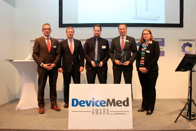 Gruppenbild mit allen Gewinnern des Devicemed-Awards zur Compamed 2015. (Bild: Ziener)