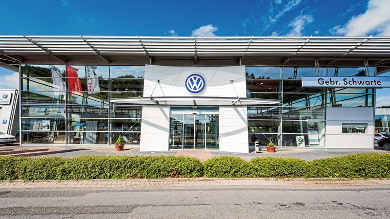 Das Autohaus Schwarte in Meppen ist durch den Zusammenschluss mit der Braasch-Gruppe in Oldenburg deutlich gewachsen – und ist offen für Partnerschaften mit anderen Betrieben.(Bild:  Gebr. Schwarte)