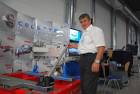 Mit Messen und Richten kennt sich auch Robert Kern von Celette aus. Sein Top-Produkt ist das elektronische Messgerät E-Guan. (Archiv: Vogel Business Media)