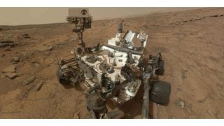 Selbstportrait des NASA-Marsrovers Curiosity. Es besteht aus 66 Fotos, die mit dem Mars Hand Lens Imager (MAHLI) des Rovers im Laufe des 177ten Marstages (Sol) nach der Landung aufgenommen worden sind (3. Februar 2013). (Bild: NASA/JPL-Caltech/MSSS)
