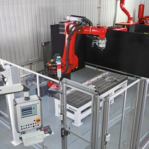 Robotergestützte Schweißanlage für Luftfahrtanwendungen.