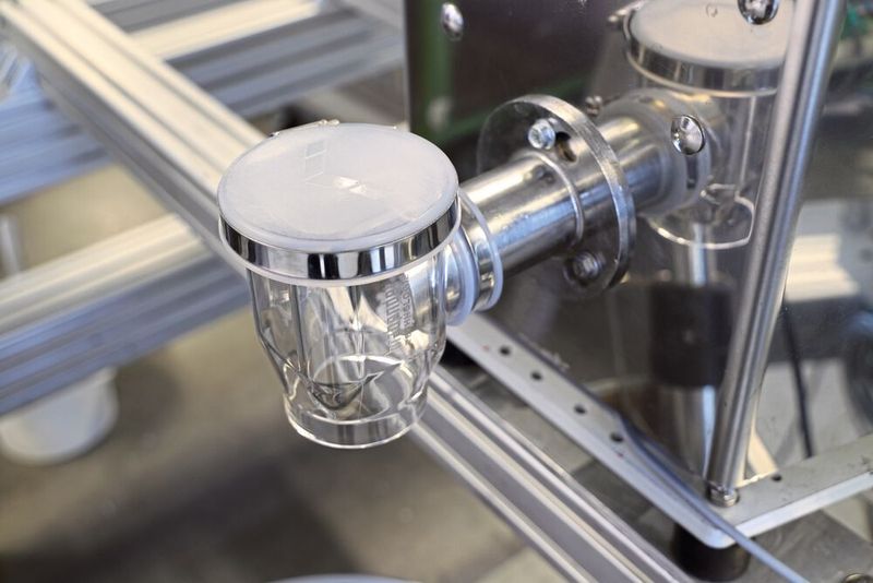 Klarsichtiger PETG-Auslauf (Bild: Brabender Technologie)