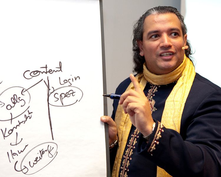 Sanjay Sauldie gab nach seinem Vortrag noch eine Privatvorstellung ... (Archiv: Vogel Business Media)