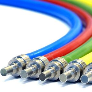 Die Universal-Lichtleiter sind in fünf Farben erhältlich.