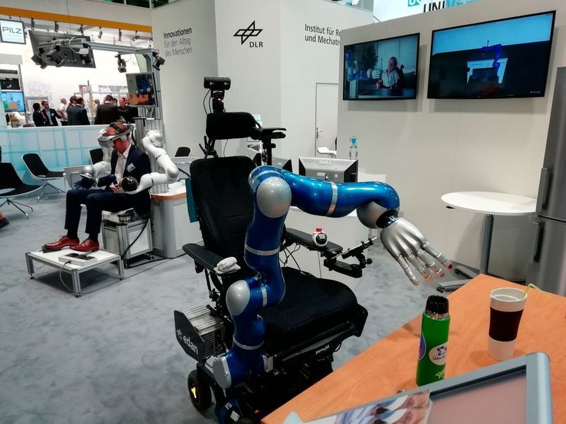 … Konzepte und Assistenz-Anwendungen entwickelt, um sowohl Menschen mit Behinderungen als auch pflegebedürftigen Personen eine effektive Unterstützung im Alltag zu bieten. (Reinhardt / Devicemed)