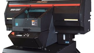 Der neue kompakte UV-Inkjet-3D-Drucker 3DUJ-2207 kann mehr als 10 Mio. Farben mit höchster Präzision drucken. (Mimaki)