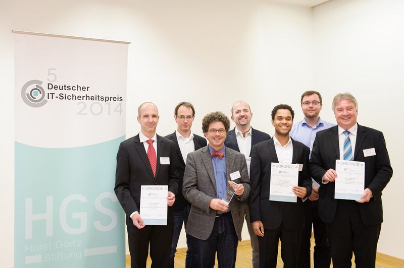 Den 1. Platz des IT-Sicherheitspreises machte das Kerckhoffs‘ Prinzip für den Softwareschutz. Mit ihrem Blurry-Box-Verfahren gewannen die Karlsruher 100.000 Euro. (Bild: Daniel Sadrowski)