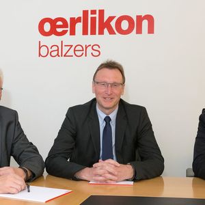 Von links nach rechts: Ulrich Urban – Projektleiter & Geschäftsführer in der Slowakei, Bernd Fischer – Leiter von Oerlikon Balzers, Etienne van der Muren – Controlling & Geschäftsführer in der Slowakei.