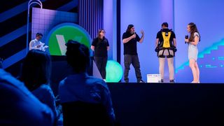 Exoskelett Cray X von German Bionic gewinnt Election de la Tech 2022. Hier die Vorführung auf dern Vivatech-Hauptbühne am 18. Juni 2022. (Bild: German Bionic)