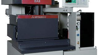 Die BA8 ist eine Drahterodiermaschine von Mitsubishi Electric, die für eine flexible Automation vorbereitet ist. Bild: Mitsubishi Electric (Archiv: Vogel Business Media)