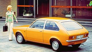 50 Jahre nach seinem Debüt ist der „C“ Kult wie kein anderer Kadett: Als letzter heckangetriebener Blitz aus Bochumer Produktion steht er für den Zeitgeist der Siebzigerjahre. (Bild: Opel Automobile GmbH)