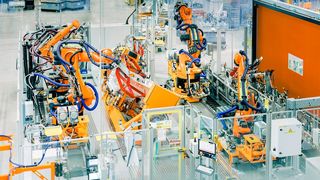 Audi will produktiver und wirtschaftlicher arbeiten. Damit das klappt, setzt der Automobilbauer in Neckarsulm nun KI-Tools und Automatisierungs-Know-how von Siemens ein. Hier wird erklärt, was Audi sich davon verspricht ... (Bild: Audi)