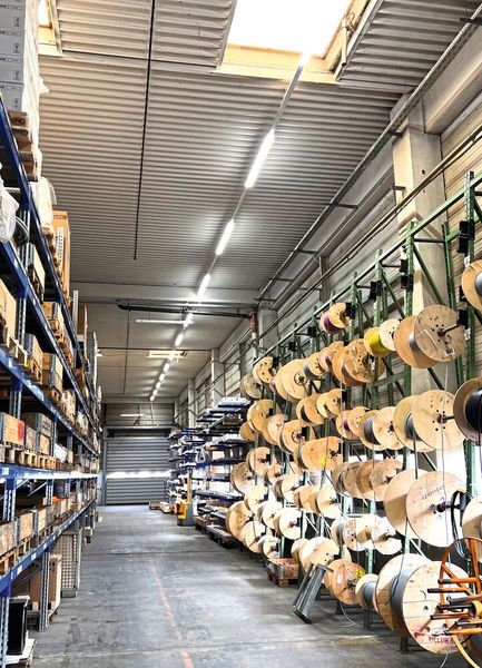 Blick ins Material­lager bei Reifenhäuser. (Bild: Reifenhäuser)