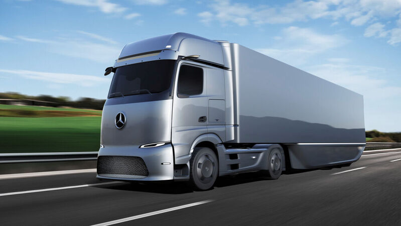 Daimler Truck entwickelt parallel an batterieelektrischen Trucks und solchen mit Wasserstoff-Brennstoffzelle. Im Bild: der mögliche Nachfolger des batterieelektrischen E-Actros für den Fernverkehr.