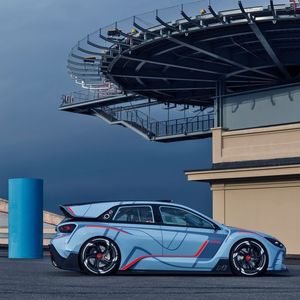 (Hyundai)