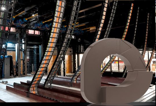 20 Energieketten sind im Bühnenturm des Opernhauses verbaut. (Bild:  Igus)