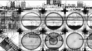 Image de tomographie à rayons X du satellite EURECA (taille d'environ 3 m x 6 m x 3 m), qui a gravité autour de la Terre de 1992 à 1993 et a été ramené sur Terre par la navette spatiale Endeavour. Le satellite est maintenant exposé au Musée suisse des transports avec une analyse radiographique détaillée de l'EMPA. (EMPA)