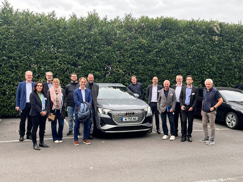 Valeo demonstrierte in Bobigny nicht nur seine Produkte, sondern zeigt im Testtunnel und bei nächtlichen Testfahrten, seine Scheinwerfer-Technologien in den Bereichen Adaptive ADB, HD, Bi-LED oder vertikale Ausrichtung.  (Bild: Valeo)