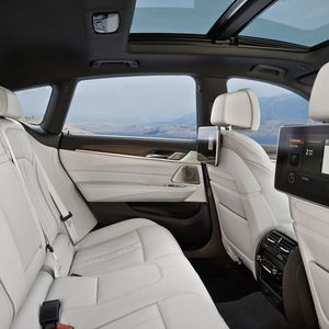 Der Fond bietet viel Platz für Mitfahrer.