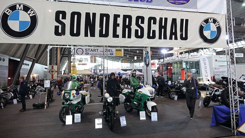 Nicht so viel wie in Bremen, aber deutlich mehr als in Essen: die Zweiradfraktion in Stuttgart. (Bild: Dominsky –  »kfz-betrieb«)