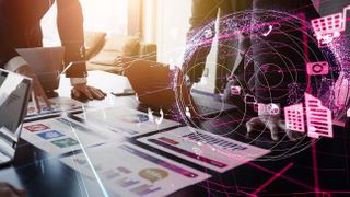 t-systems-beratung-20ki-1296x729 (Bild: Deutsche Telekom/GettyImages/metamorworks; Montage: Evelyn Ebert Meneses)