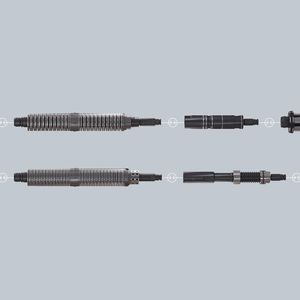 Das neue HSK-Flex von Röhm mit seinen Modulen – in der einkanaligen Version oben. Und unten in der zweikanaligen Ausführung. Zu sehen sind hier der Führungskolben, die Spanneinheit, die Zugstangenverlängerung und der HSK-Spannsatz.(Bild:  Röhm)
