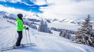 adobestock-127444532-eva-bocek-digitalisierung-skigebiet-wine-oclock-1000x563v1 (Bild: © Eva Bocek/stock.adobe.com)