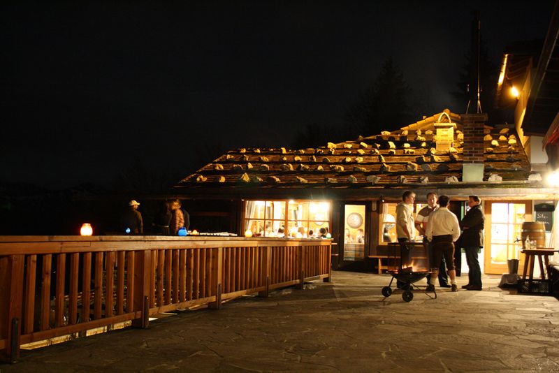 Der Berghof „Windbeutelbaron“ mit seiner einmaligen Lage bot den passenden Rahmen für den Bayerischen Abend. (Archiv: Vogel Business Media)