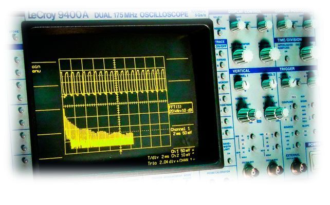 Das erste Digital-Oszilloskop brachte LeCroy 1985 auf den Markt. Modell 9400 verfügte über ein 9''-Röhrendisplay und bot erstmals einen großen Erfassungsspeicher. (Teledyne LeCroy)
