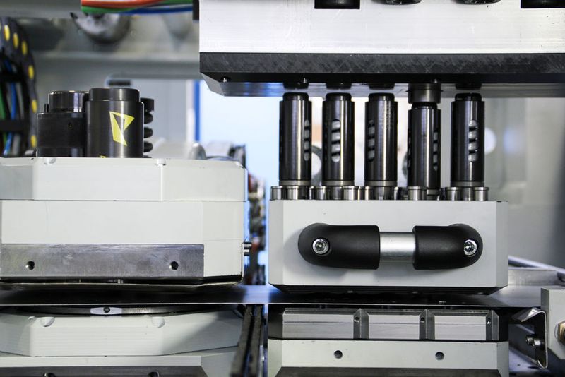 Seine EXN-Stanzmaschinen rüstet Dalcos mit bis zu 36 Werkzeugen aus. (Bild: Dalcos)