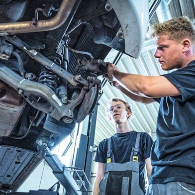 Das Kfz-Werkstattgeschäft bleibt stabil, auch dank steigendem Pkw-Durchschnittsalter von nun 10,6 Jahren. (Bild: ZDK)