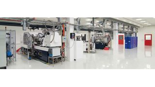 Bei Weidmann Medical sind die Spritzgussmaschinen in den Reinraum integriert. (hoefligerfotografiert.ch / Weidmann Medical Technology)