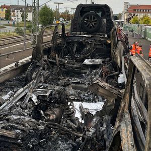 Über die Brandursache und die Schadenshöhe gibt es keine Informationen.(Bild:  Feuerwehr der Stadt Butzbach)