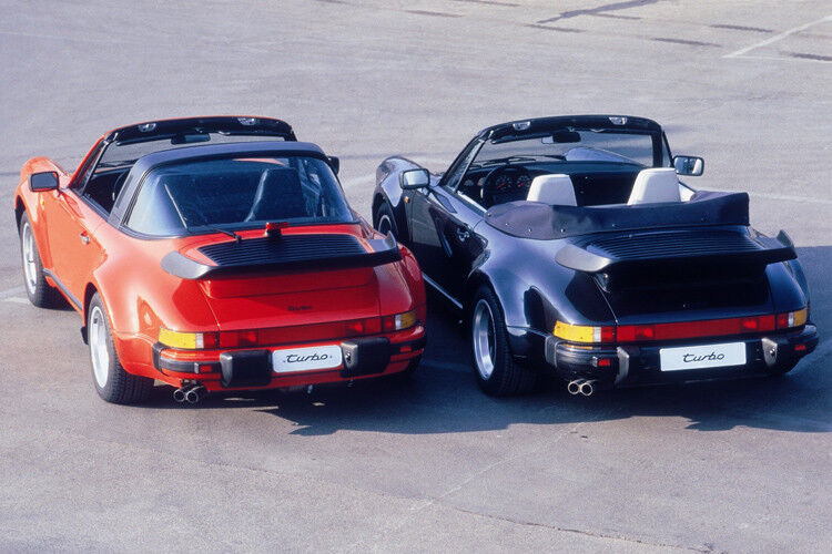 Stelldichein der Sonnenanbeter: Porsche 911 Targa und Porsche 911 Cabriolet von 1986. (Foto: Porsche)