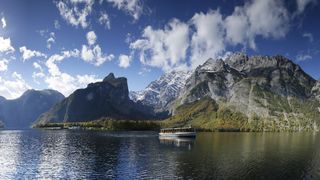 Flüsterleise gleiten die Elektroboote durch das Wasser auf dem Königssee. Dafür sorgen 56 Jahre alte elektrische Motoren von Siemens. (Bild: Siemens AG/ Pictures of the Future)