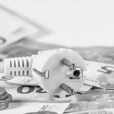 In Sachen Energiepreisentwicklung geht es in Deutschland stetig nach oben. Und das, was der Iran-Krieg noch „zu bieten hat“, ist noch nicht mal klar. Hier ein Statement plus Analyse der Vereinigung der Bayerischen Wirtschaft e. V. ... (Bild: Enese)