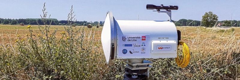 Tx/Rx-Einheit der bidirektionalen 6G-Verbindung mit 300 GHz über eine Strecke von 645 m hinweg in Frankreich.(Bild:  Prof. G. Ducournau, IEMN UMR CNRS 8520 - Universität Lille, Frankreich)