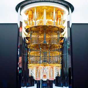 Das IBM Q System One ist dahingehend optimiert, die Qualität, Stabilität, Zuverlässigkeit und Reproduzierbarkeit von Multi-Qubit-Anwendungen sicherzustellen.(Bild:  IBM)