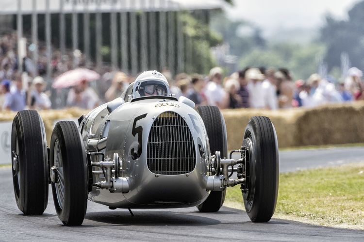 Der Auto Union Typ C leistete aus sechs Litern Hubraum 520 PS. 1936 war er der erfolgreichste deutsche Grand-Prix-Rennwagen. Er gewann drei von fünf Großen Preisen, die Hälfte der Rundstreckenrennen und alle Bergrennen mit Auto-Union-Beteiligung. Darüber hinaus wurden mit dem Typ C über 30 Weltrekorde aufgestellt.[ (Foto: Audi)