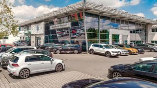 Das Autohaus Weeber in Weil der Stadt will den Umgang mit Leads auf einen neuen Level heben. (Bild: Oswald-Fotodesign)