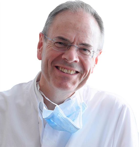 Prof. Prof. h.c. Dr. med. Thomas Lenarz leitet seit 1993 die Hals-Nasen-Ohrenklinik an der Medizinischen Hochschule Hannover. Er arbeitet schwerpunktmäßig auf dem Gebiet Hörimplantate, speziell Cochlea-Implantate, Hirnstammimplantate und Mittelhirnimplantate sowie implantierbare Hörgeräte. Prof. Lenarz ist seit 2010 Mitglied des DGBMT-Vorstands, seit 2013 Mitglied der Acatech und der Leopoldina Nationale Akademie der Wissenschaften und seit 2020 stimmberechtigtes Mitglied des Wissenschaftlichen Beirats des TÜV Süd sowie Mitglied des Expertenpools des Gemeinsamen Bundesausschusses (Innovationsausschuss). (Bild: privat)