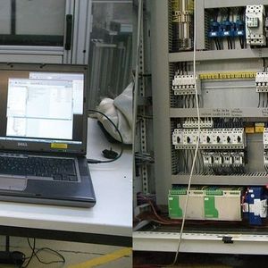 Bild 2: Zur Messung von Umrichter- und Motorleistung bei Last eignet sich am besten die Drei-Wattmeter-Methode. Dazu sind ein Netz- und Leistungsanalysator, ein Stromwandler und PC erforderlich (links) und Spannungs-Tastköpfe (rechts).  Bilder: Parker Hannifin