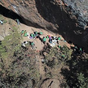 Hora Rockshelter in Malawi/Afrika. Hier wurden bei Ausgrabungen kürzlich zwei jener Menschen entdeckt, die im Rahmen einer gemeinschaftlichen Studie zu uralter DNA analysiert wurden.