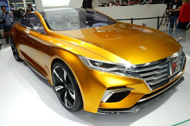 Die fünftürige Coupé-Limousine von Roewe „Vision S“ hat den Schönheitspreis unter allen China-Neuheiten verdient. (Foto: SP-X/Peter Maahn)