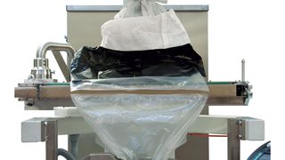Das Containment-Folien System hilft bei der Big Bag-Entleerung. (Bild: Novindustra)
