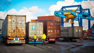 Während die Auftragseingänge im Juni aus dem Inland um 13,9 Prozent sanken, stiegen die Auftragseingänge aus dem Ausland um 14 Prozent an. (Bild: gemeinfrei)