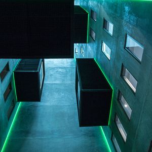 Das markante 7-geschossige Bauwerk ist in Architektur und Innenarchitektur ein Aushängeschild für die noch junge Fertigungstechnik 3D-Druck.